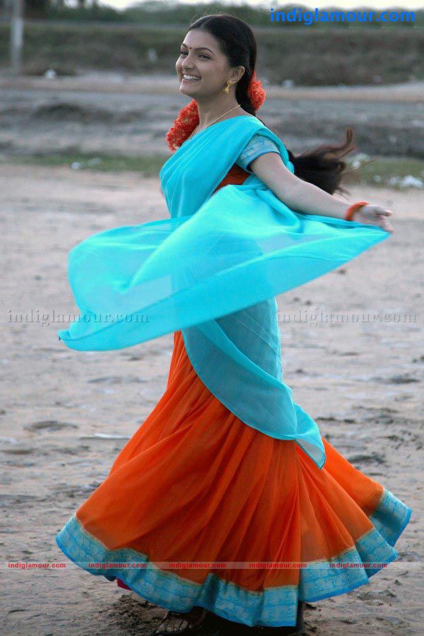 Saranya Mohan Actress hd photo
