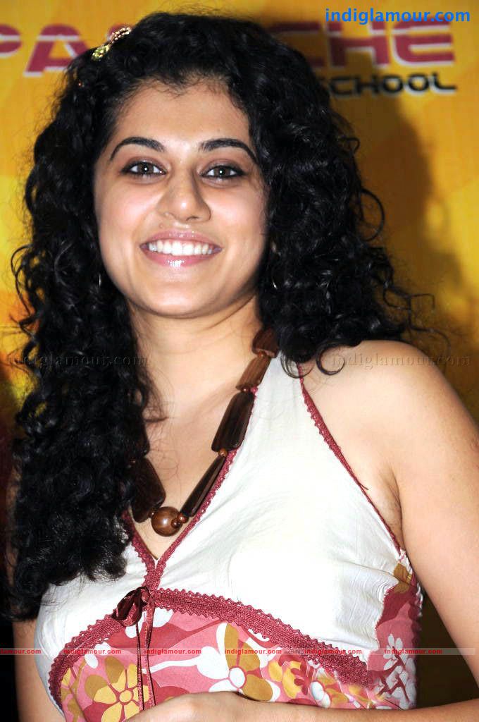 Tapsee Actress hd photo