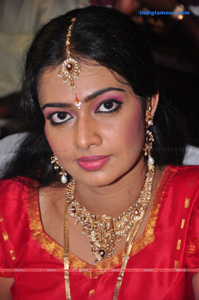 Divya Vishwanath Actress hd photo