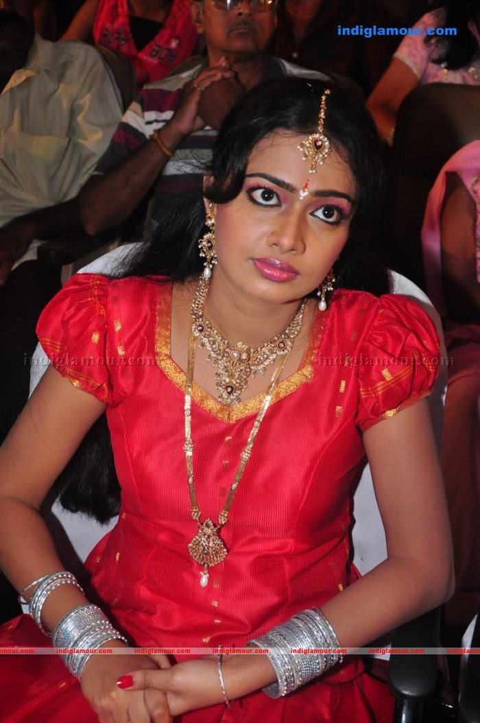 Divya Vishwanath Actress hd photo