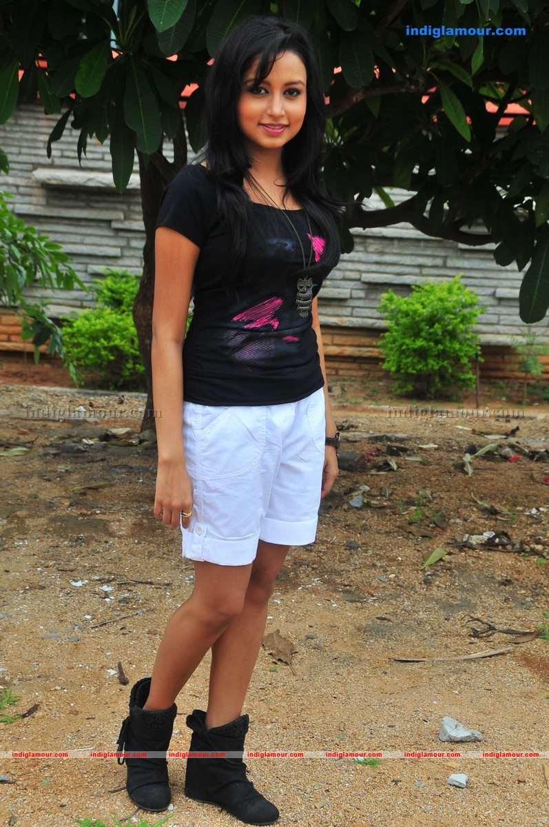 Richa Actress hd photo