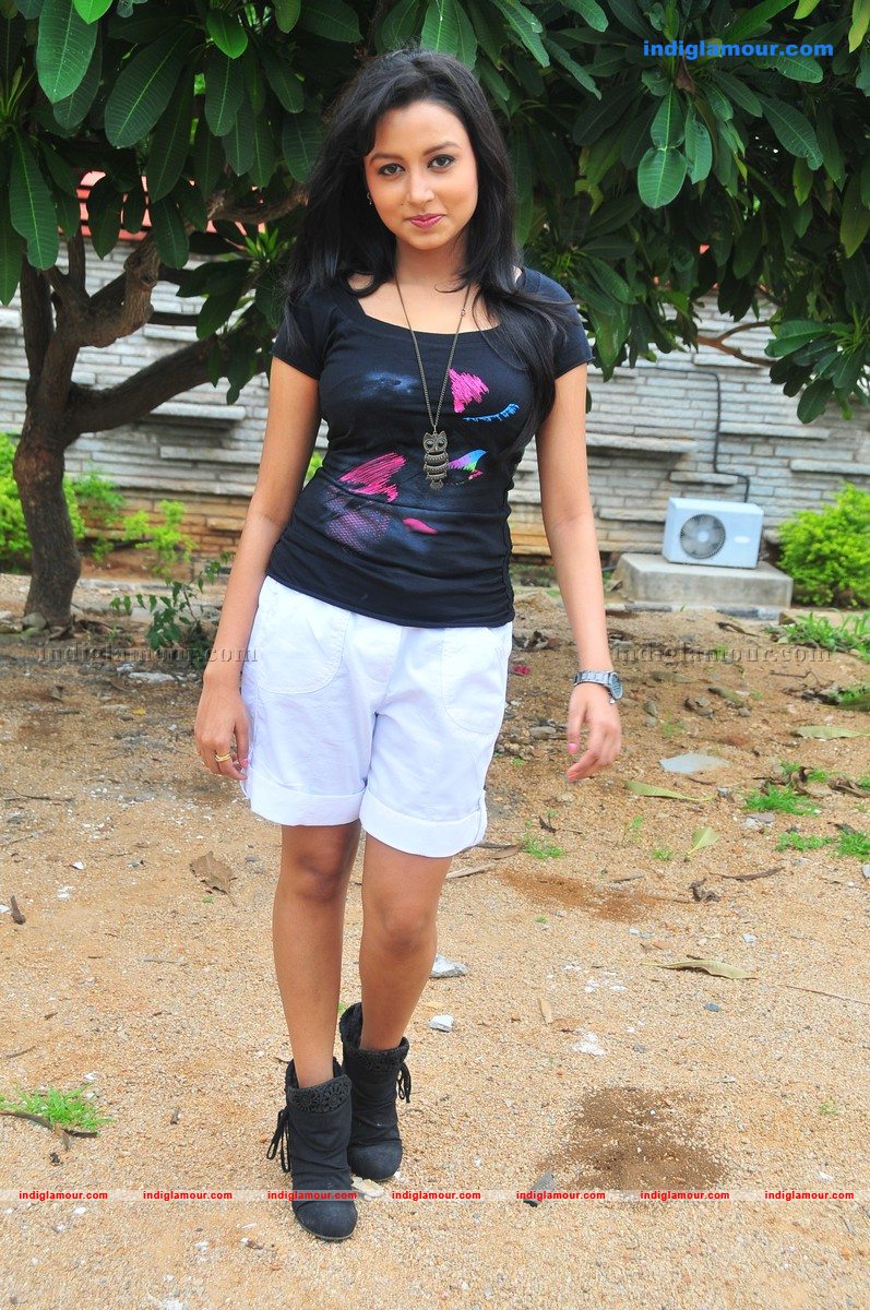 Richa Actress hd photo