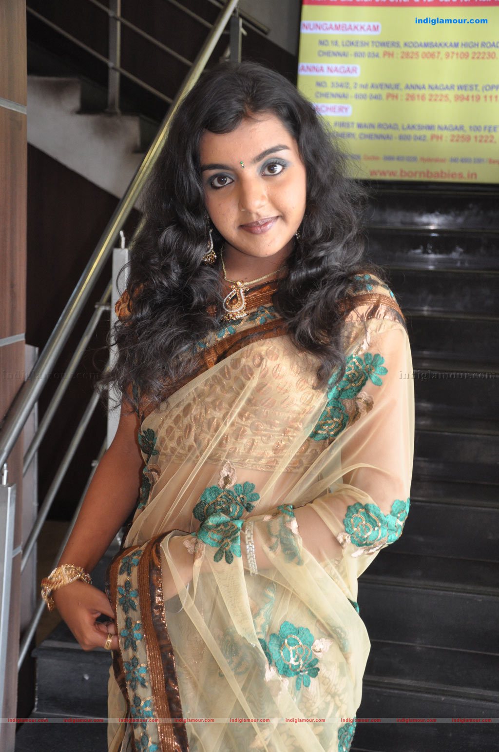 Divya Nagesh Actress hd photo