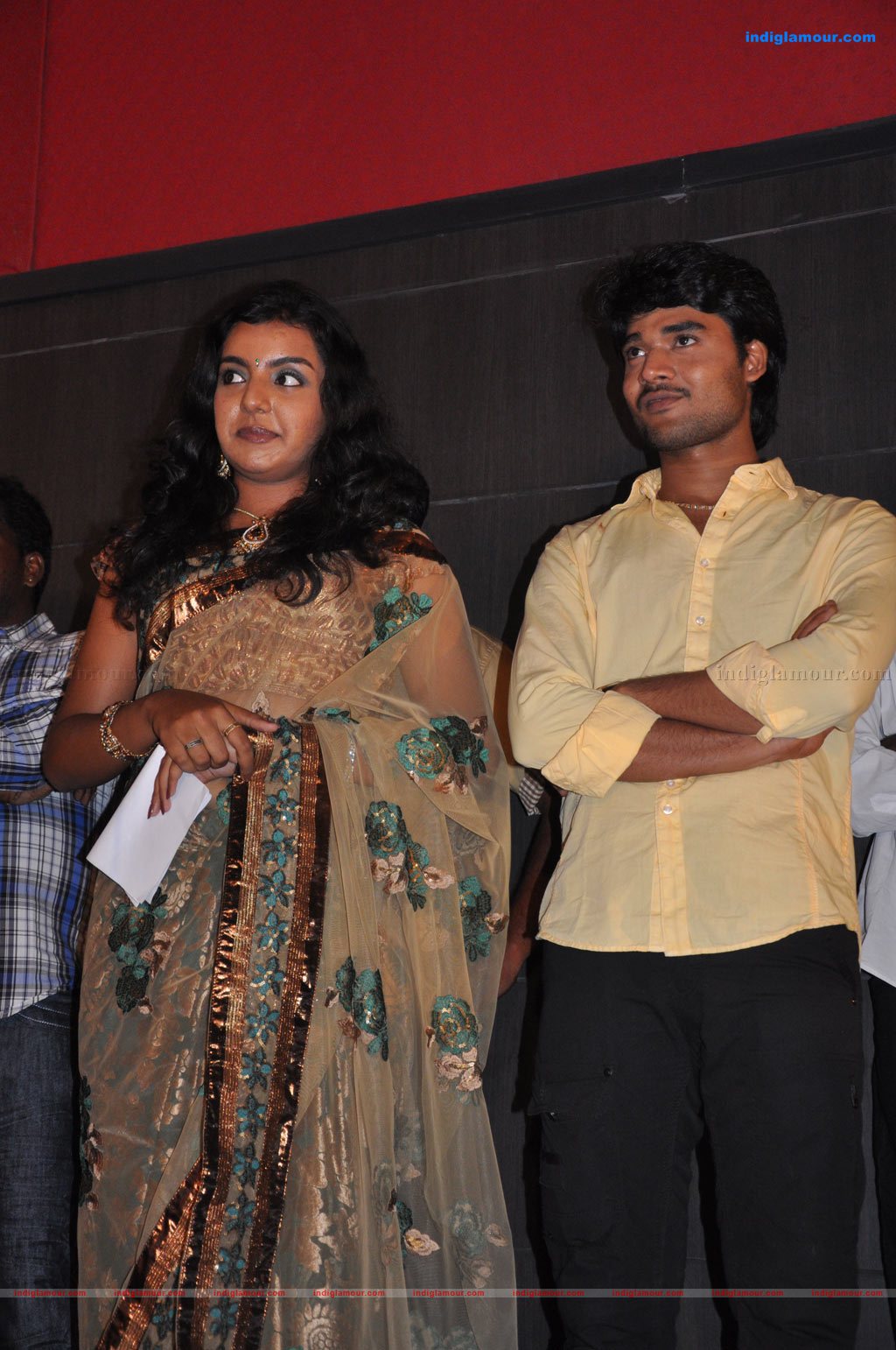 Divya Nagesh Actress hd photo