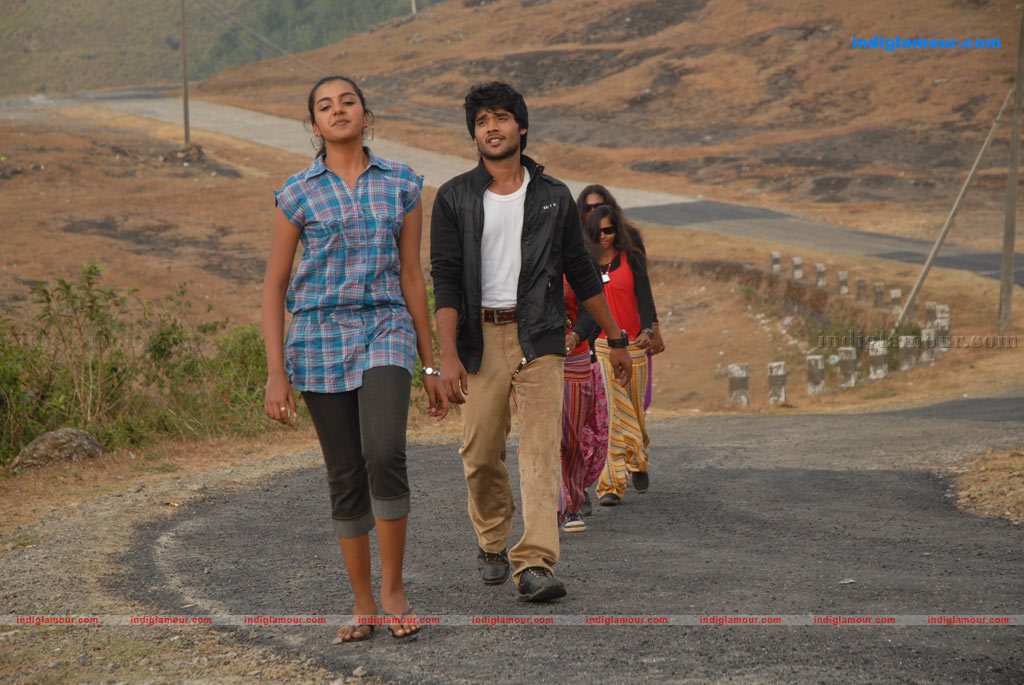 Divya Nagesh Actress hd photo