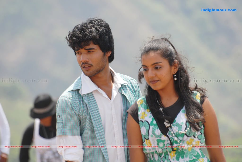 Divya Nagesh Actress hd photo
