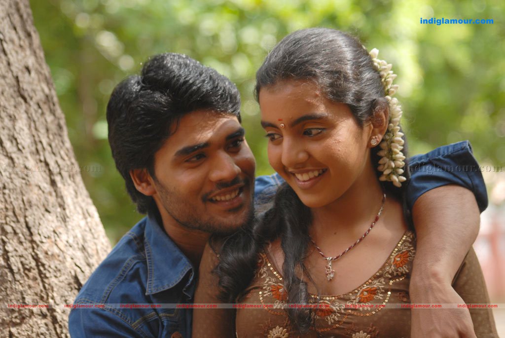 Divya Nagesh Actress hd photo