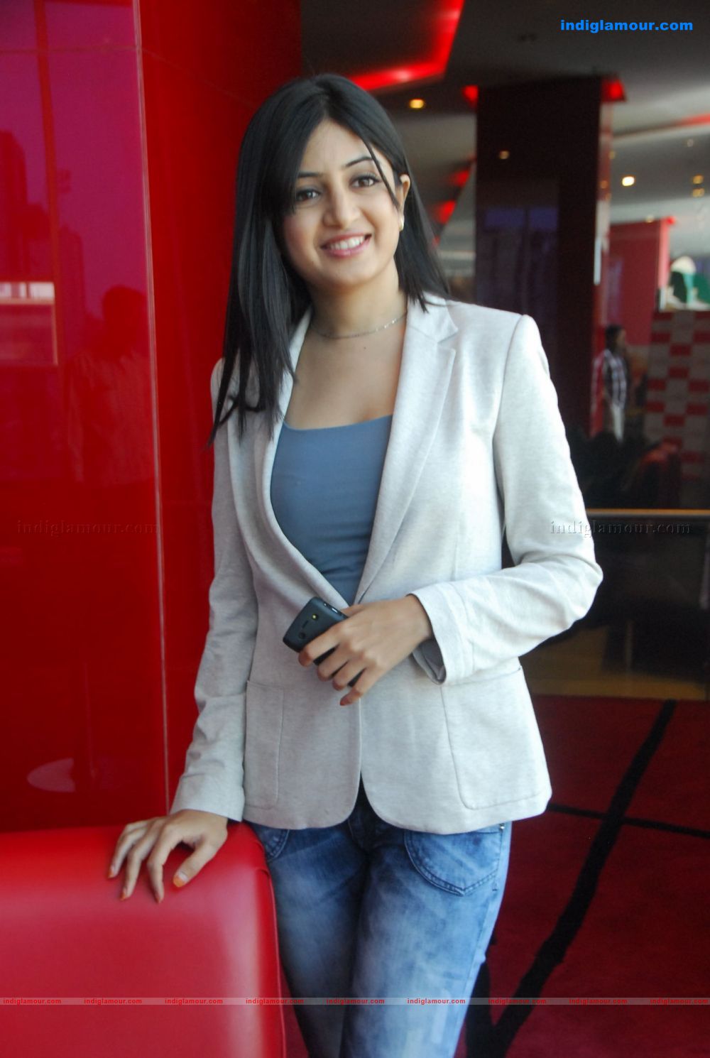 Poonam Kaur Actress hd photo