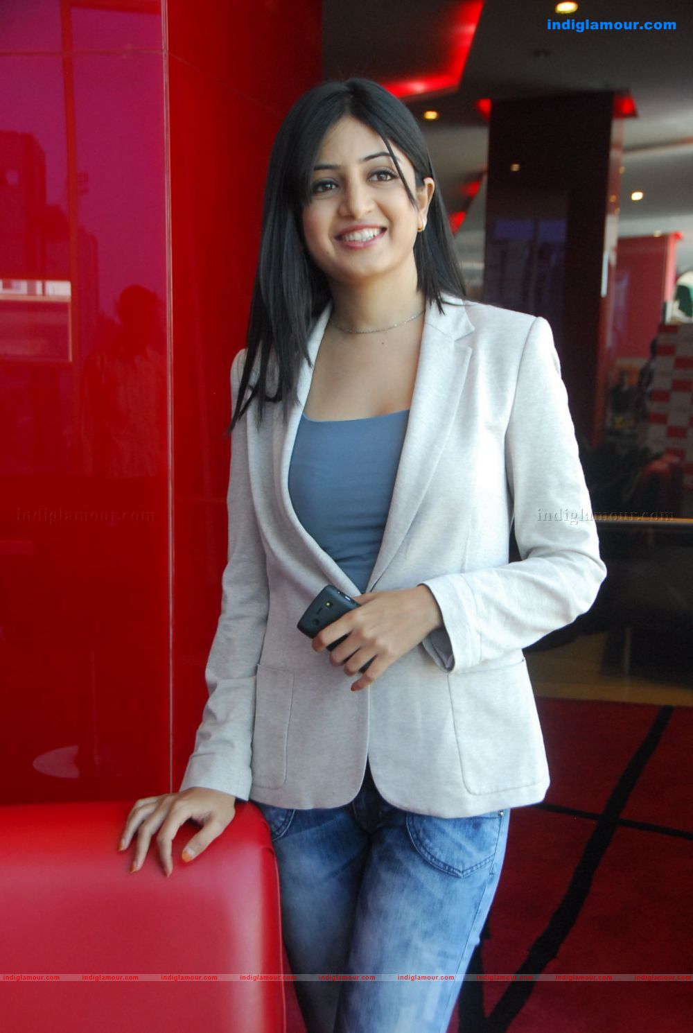 Poonam Kaur Actress hd photo