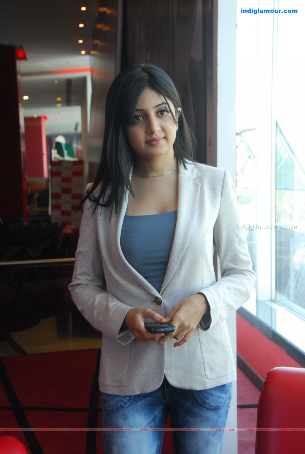 Poonam Kaur Actress hd photo