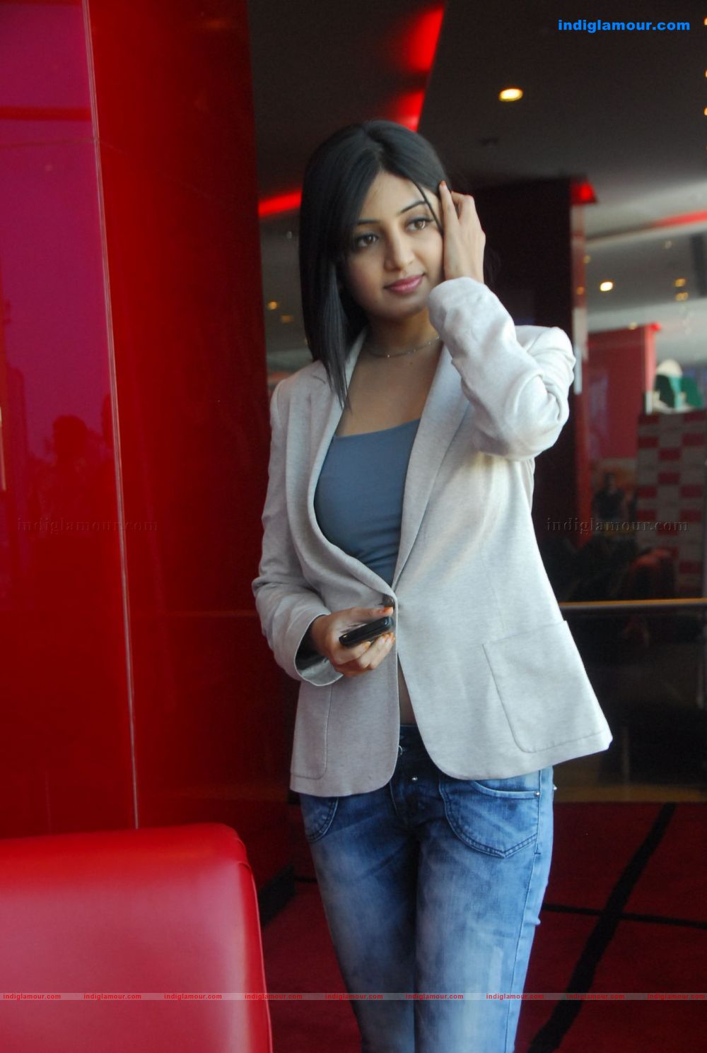 Poonam Kaur Actress hd photo