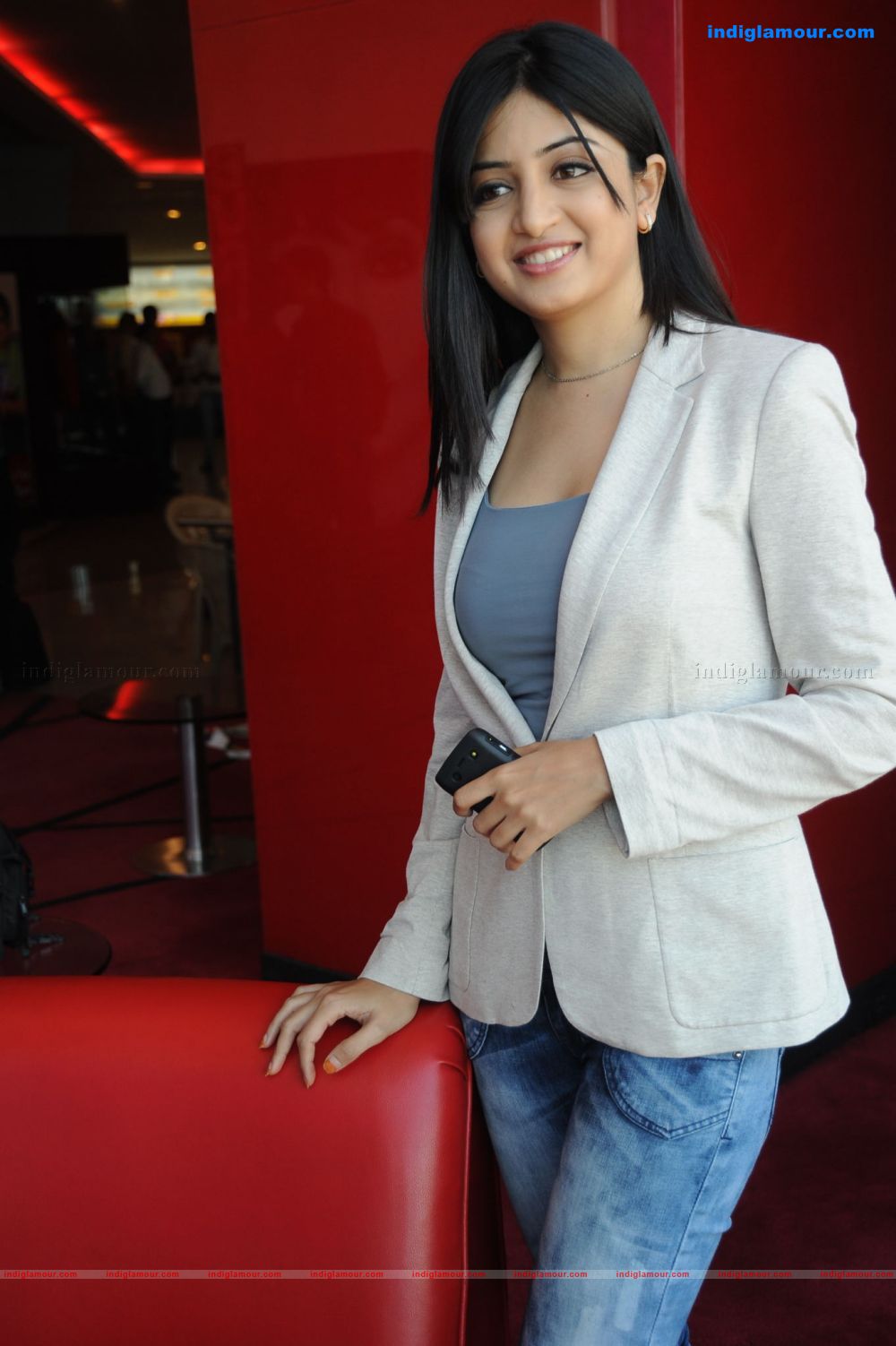 Poonam Kaur Actress hd photo