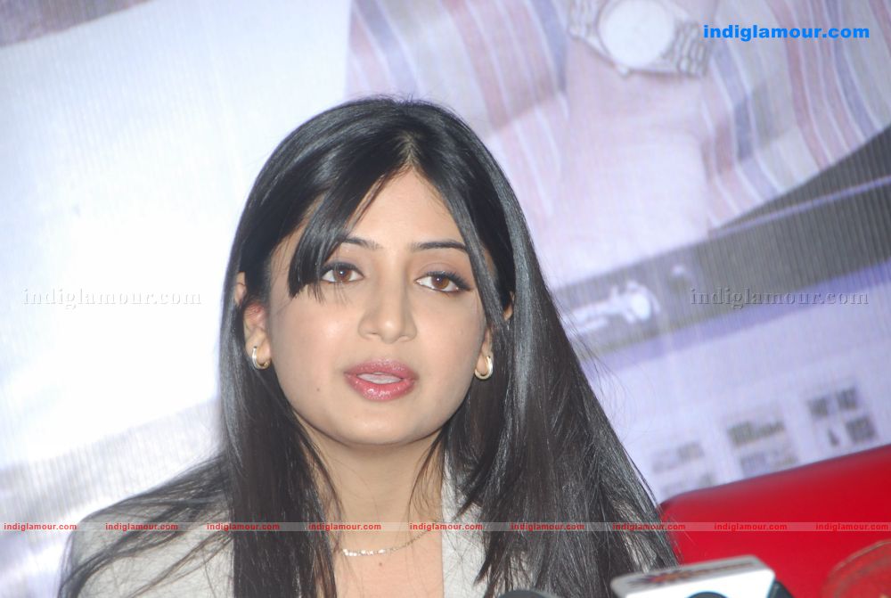 Poonam Kaur Actress hd photo
