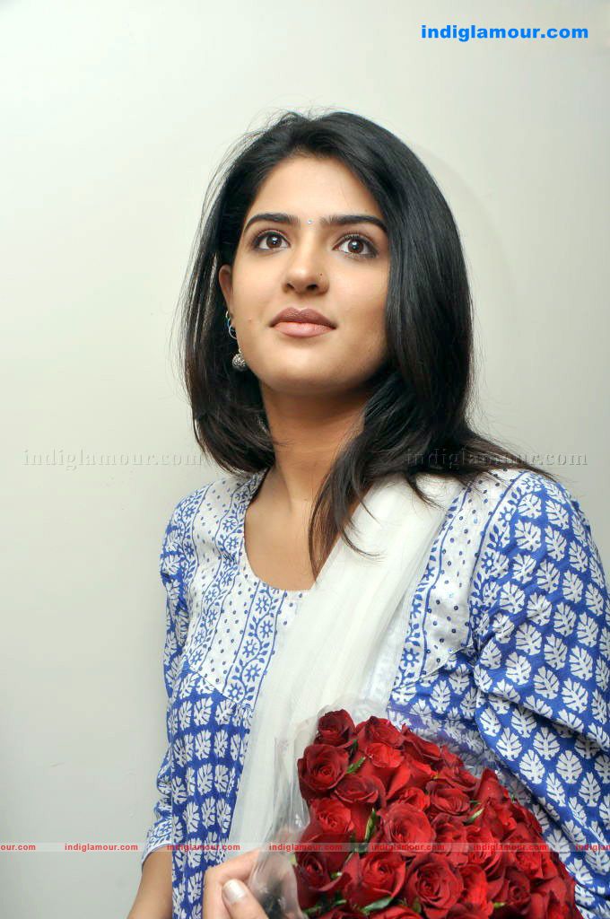 Deeksha Seth Actress hd photo