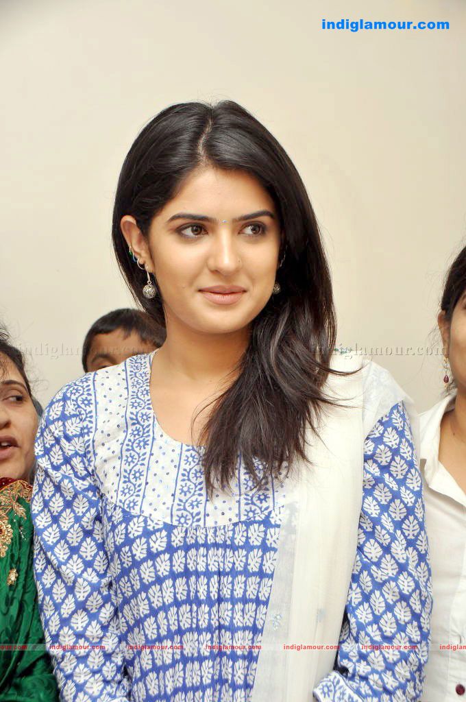 Deeksha Seth Actress hd photo