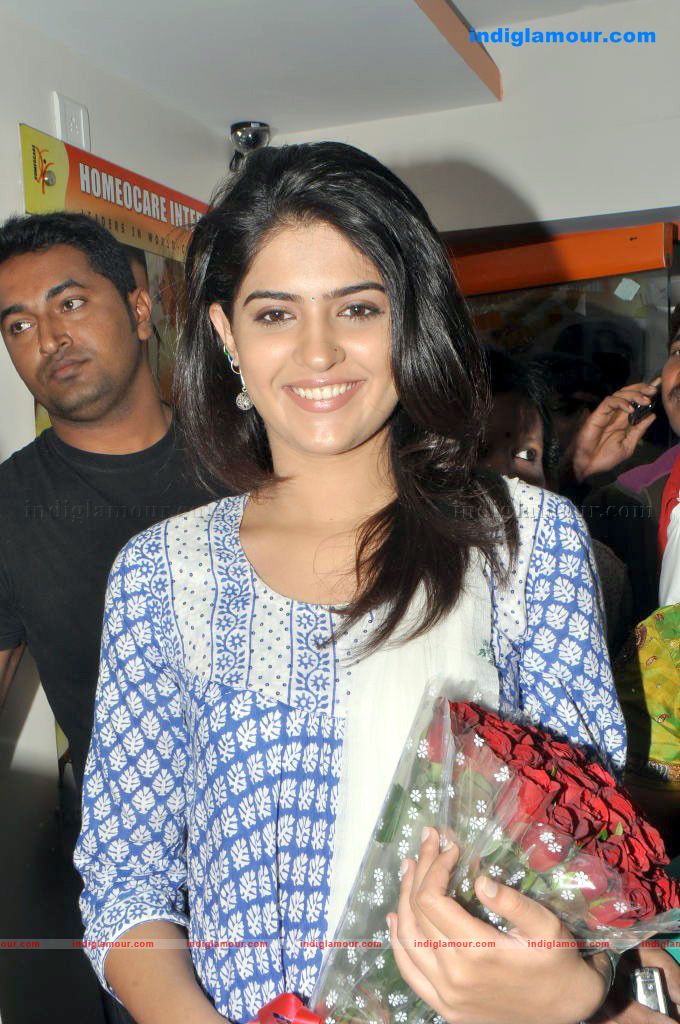Deeksha Seth Actress hd photo