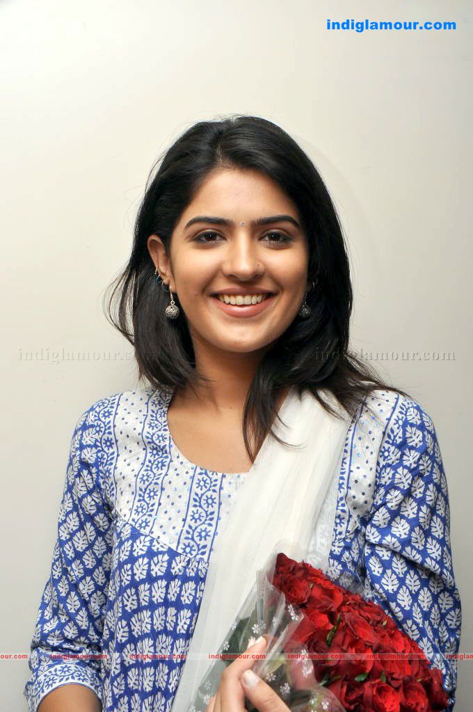 Deeksha Seth Actress hd photo