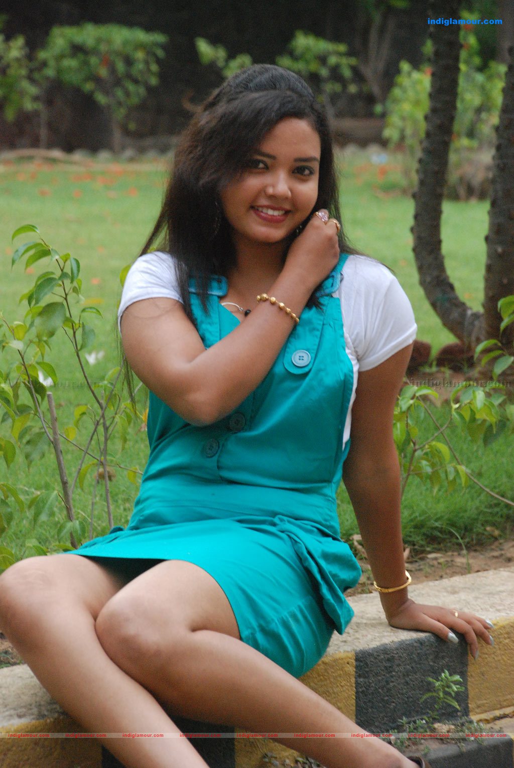 Bavina Actress hd photo
