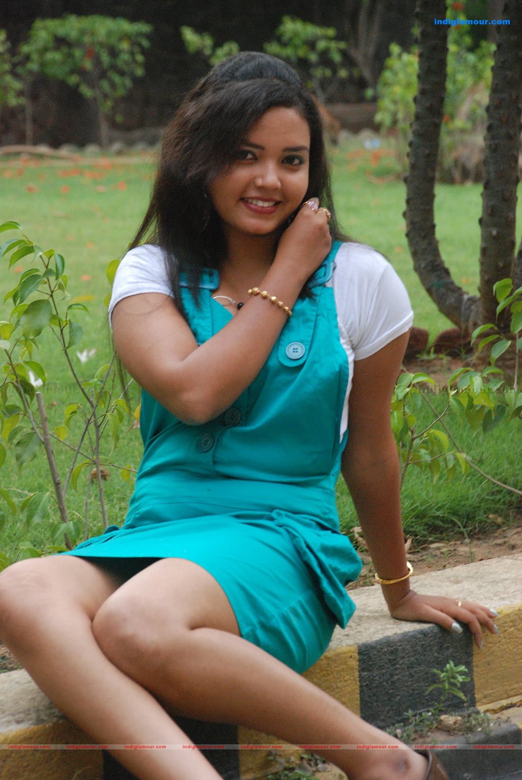 Bavina Actress hd photo