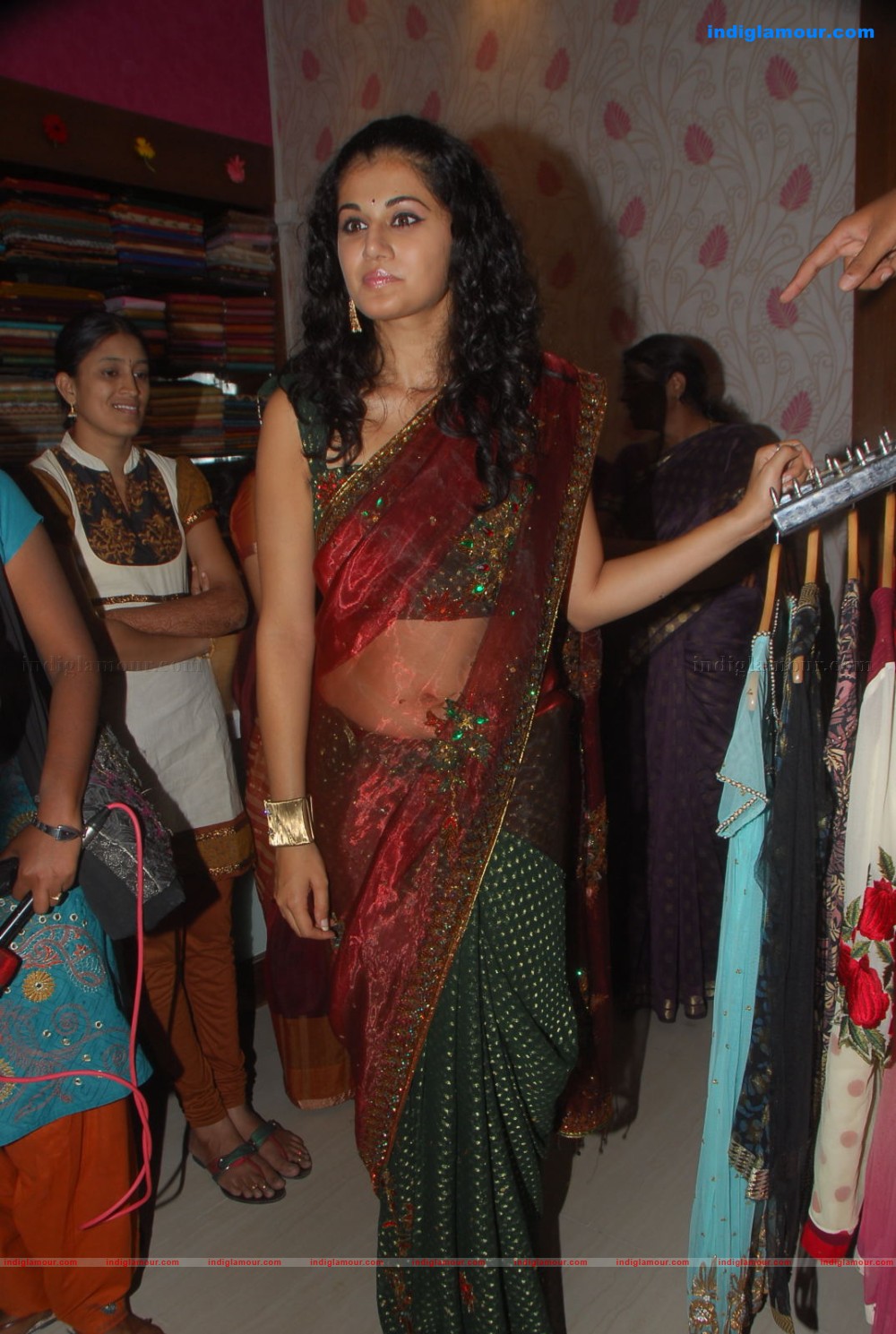 Tapsee Actress hd photo