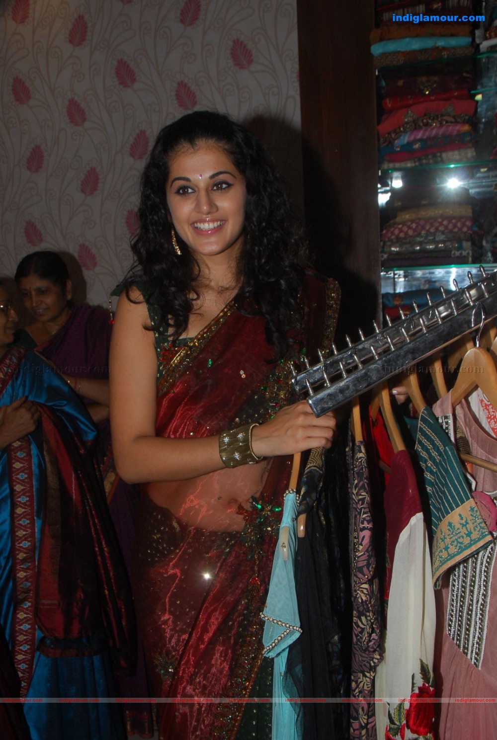 Tapsee Actress hd photo