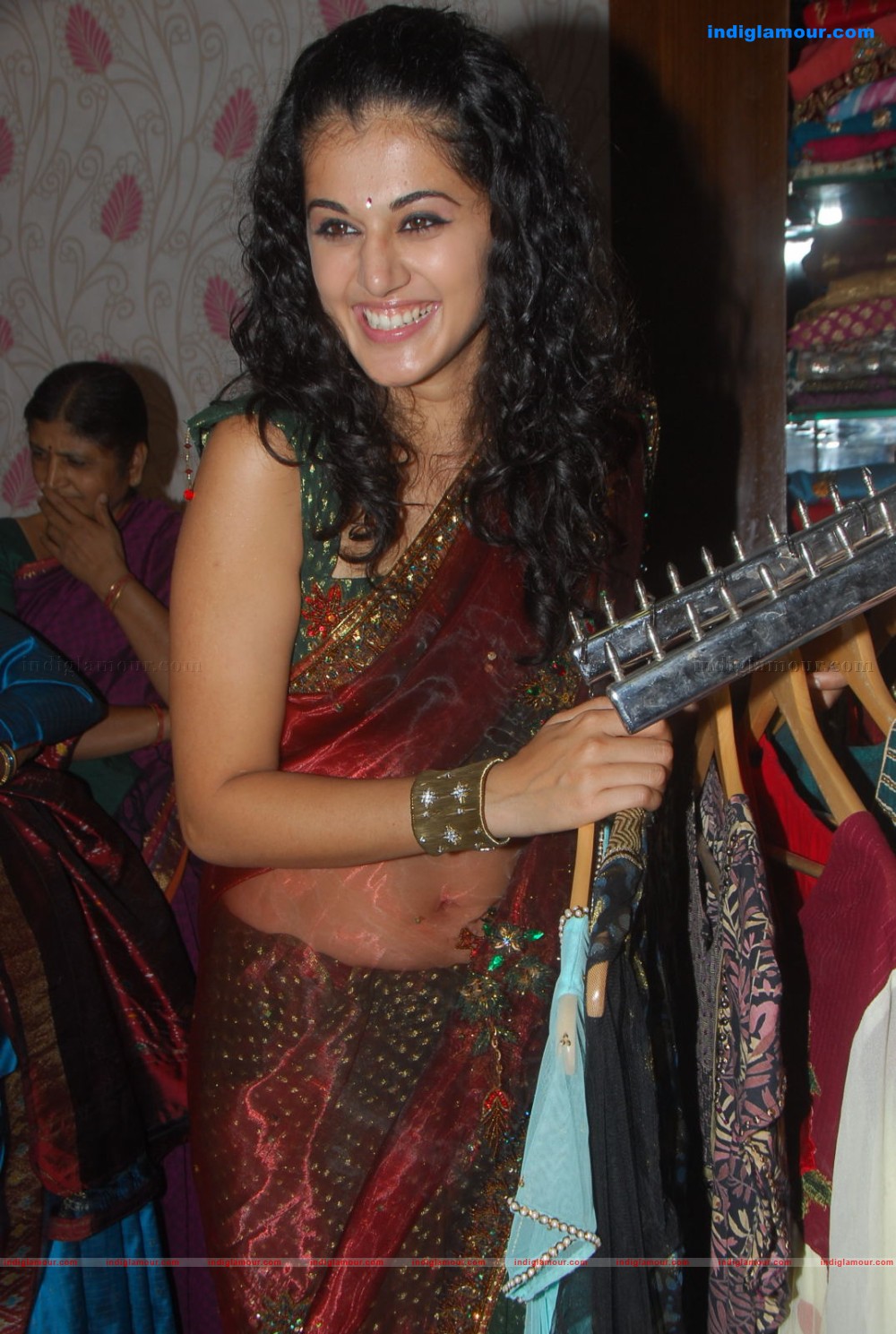 Tapsee Actress hd photo