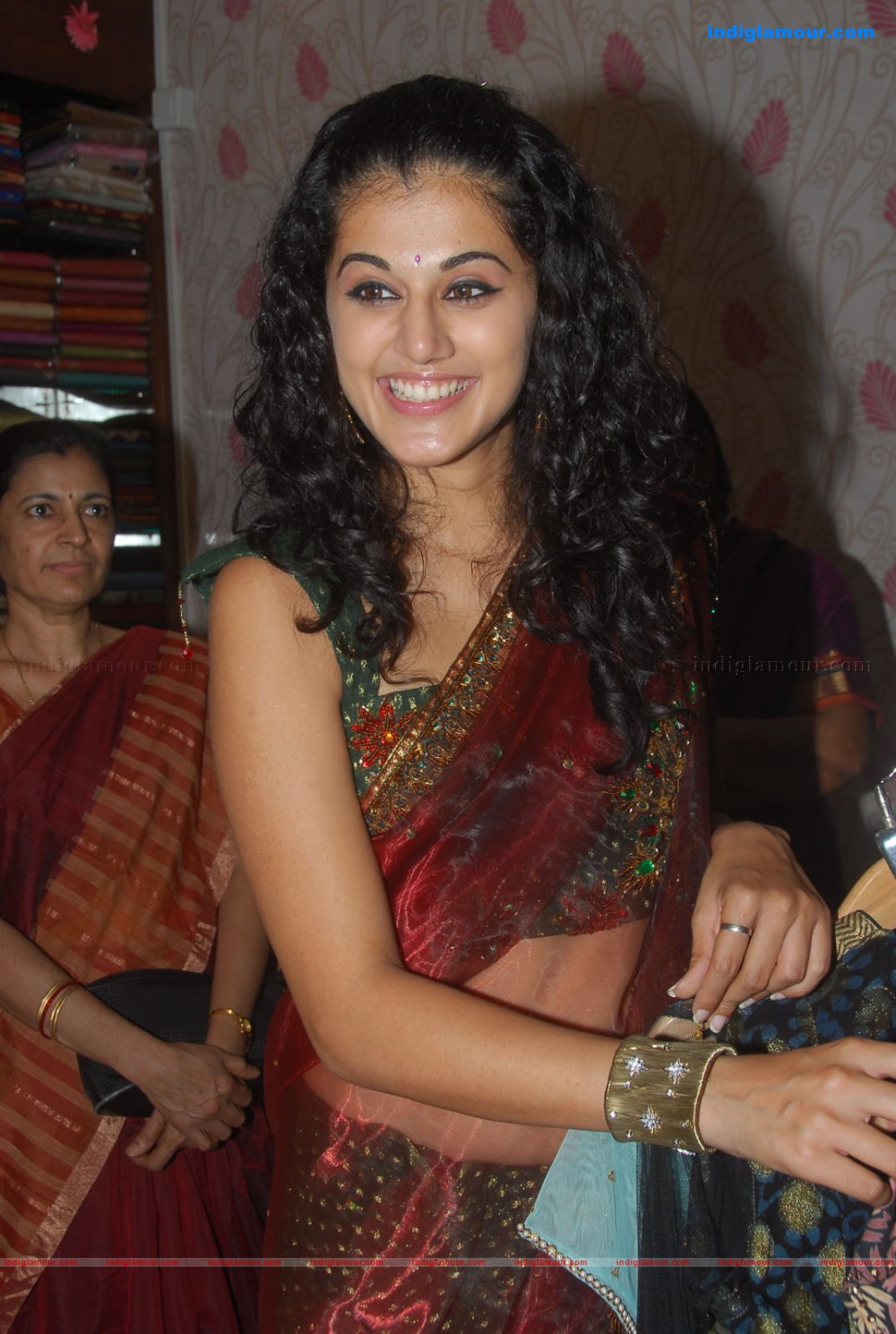 Tapsee Actress hd photo