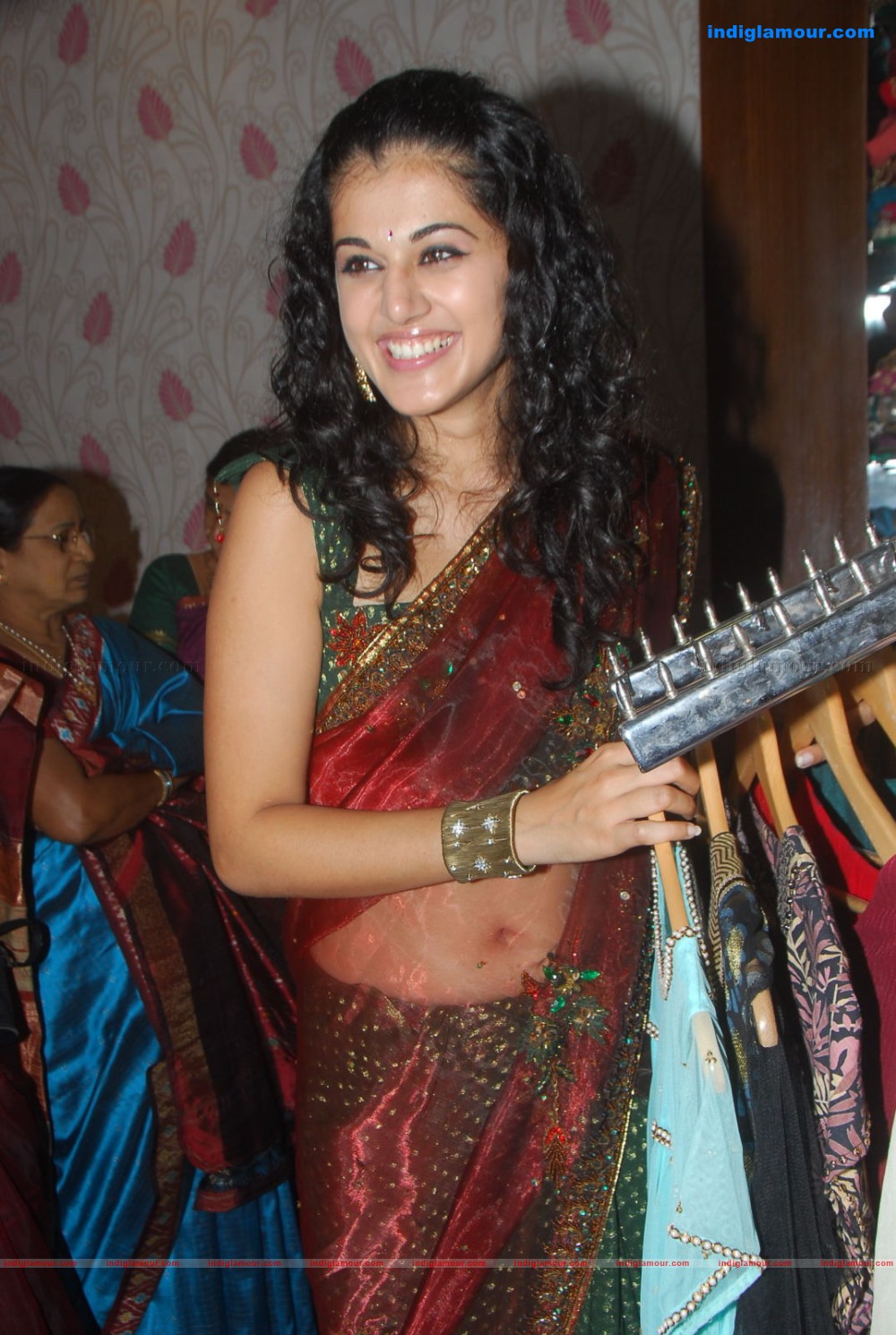 Tapsee Actress hd photo