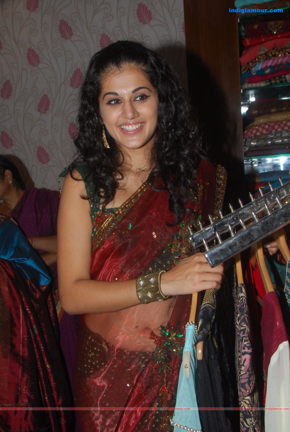 Tapsee Actress hd photo