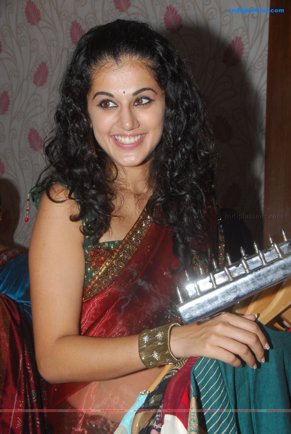Tapsee Actress hd photo