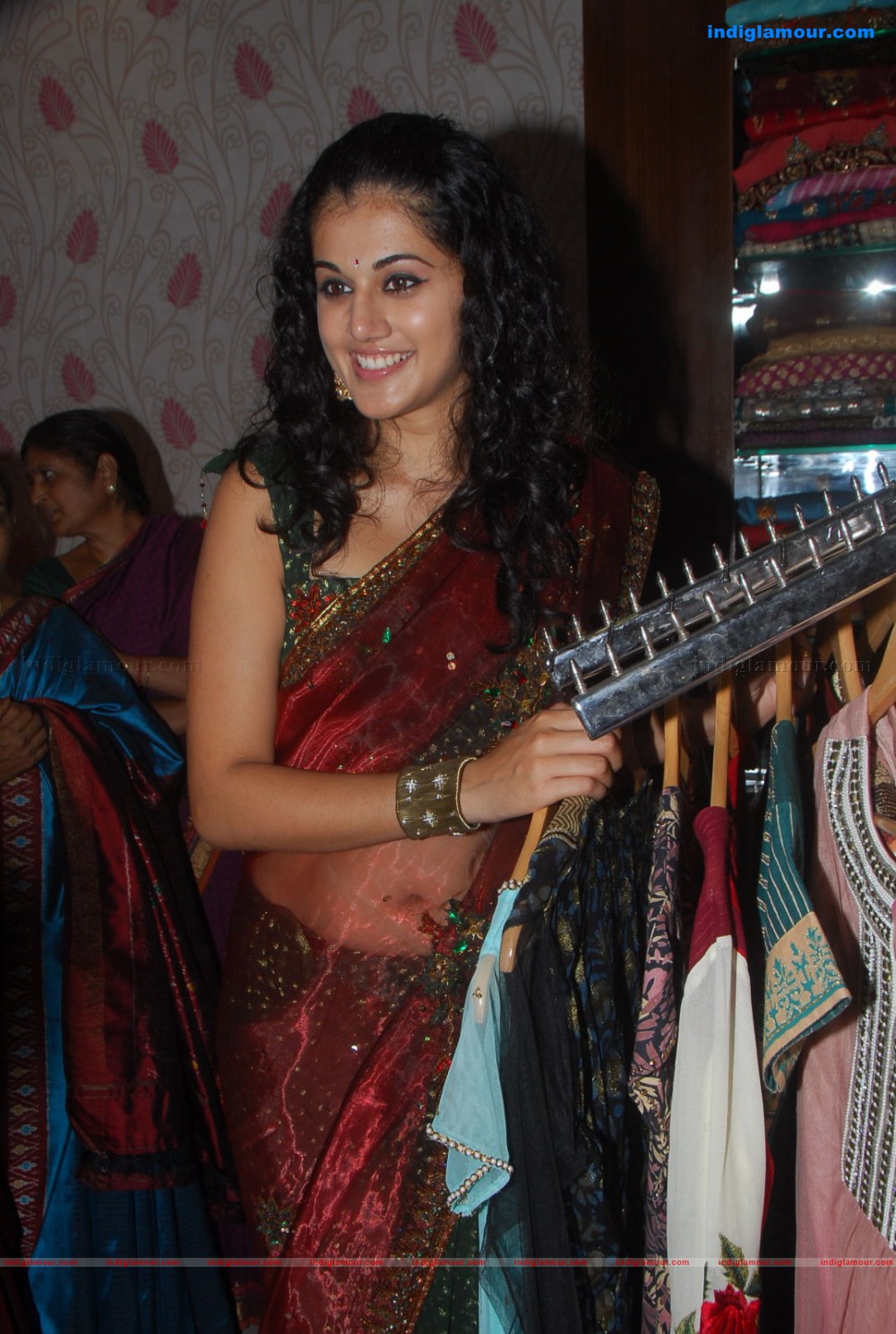 Tapsee Actress hd photo