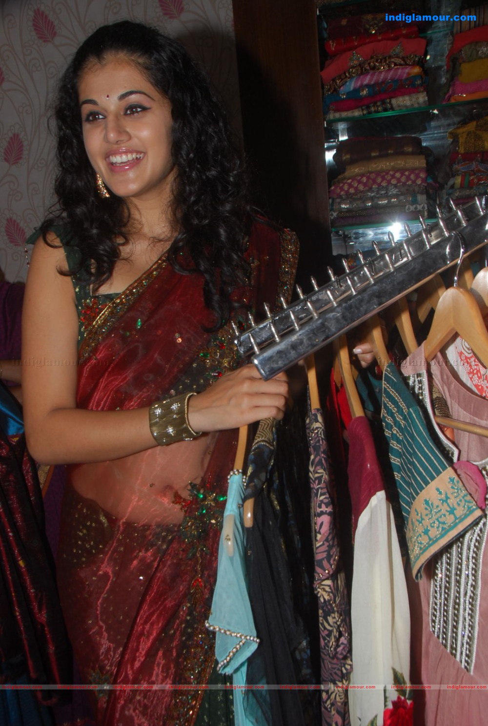 Tapsee Actress hd photo