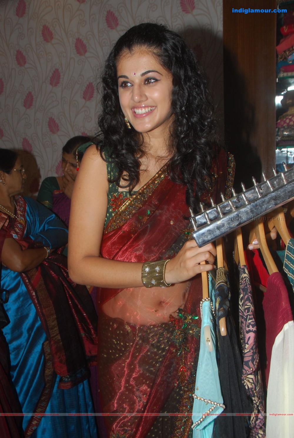 Tapsee Actress hd photo