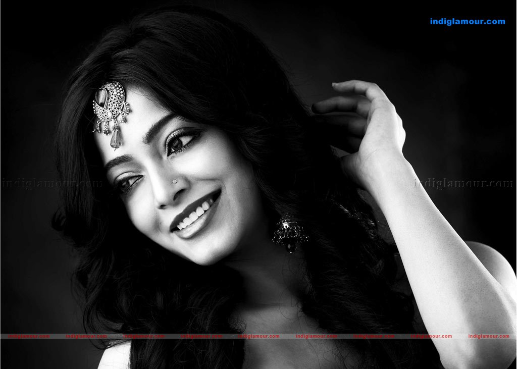 Janani Iyer Actress hd photo
