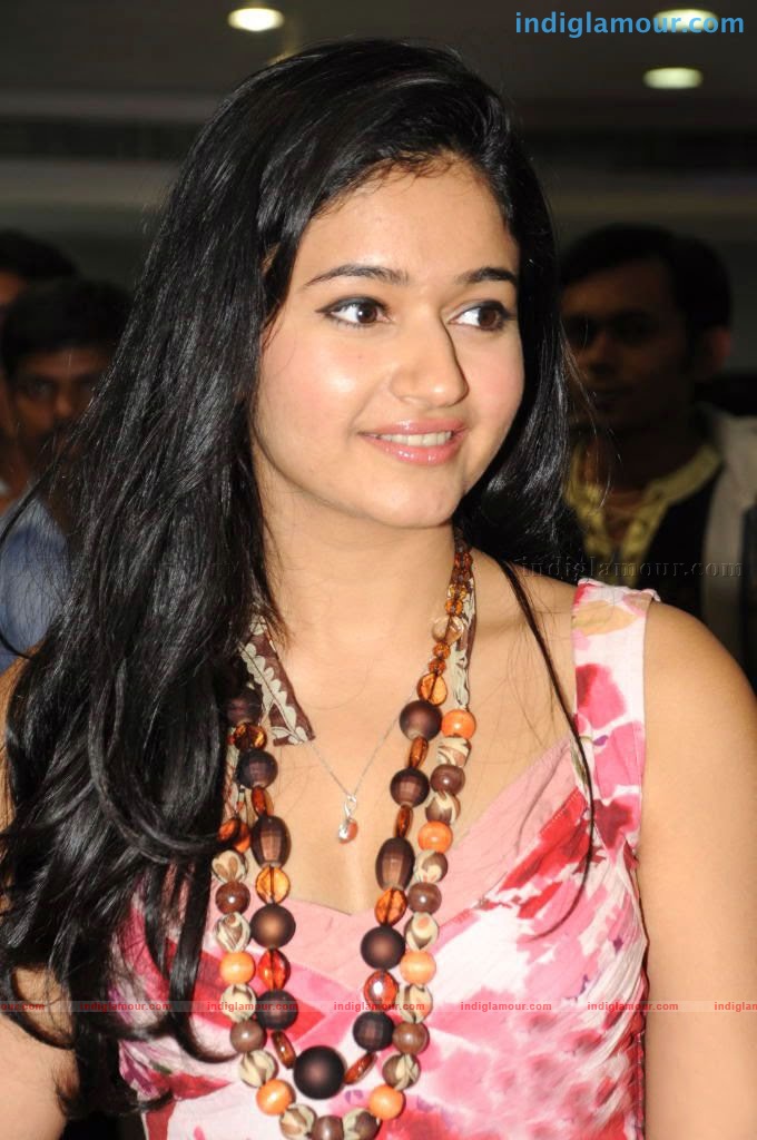 Poonam Bajwa Actress hd photo