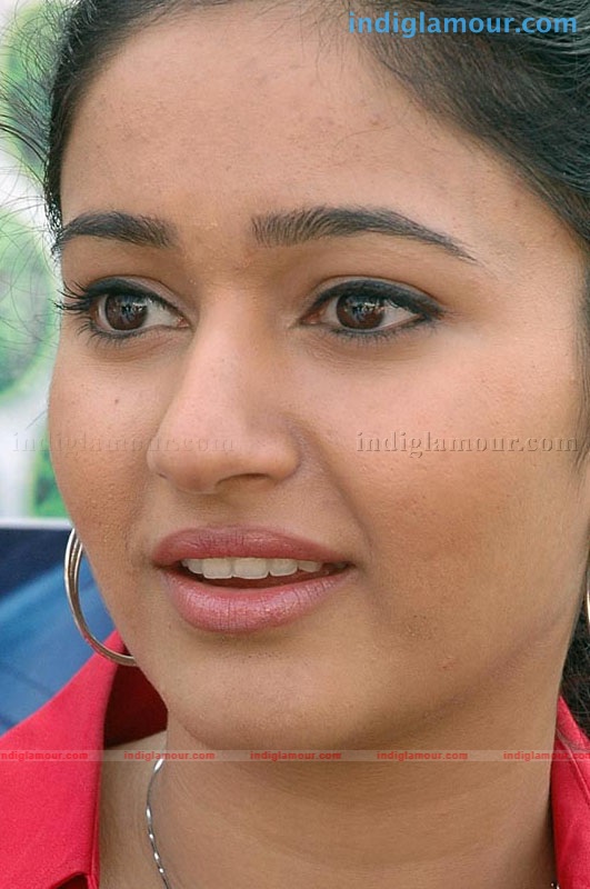 Poonam Bajwa Actress hd photo