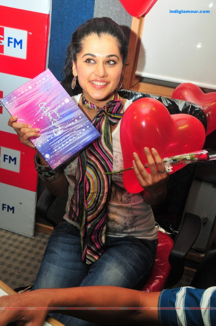 Tapsee Actress hd photo