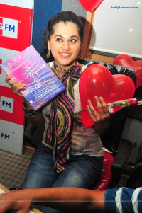 Tapsee Actress hd photo