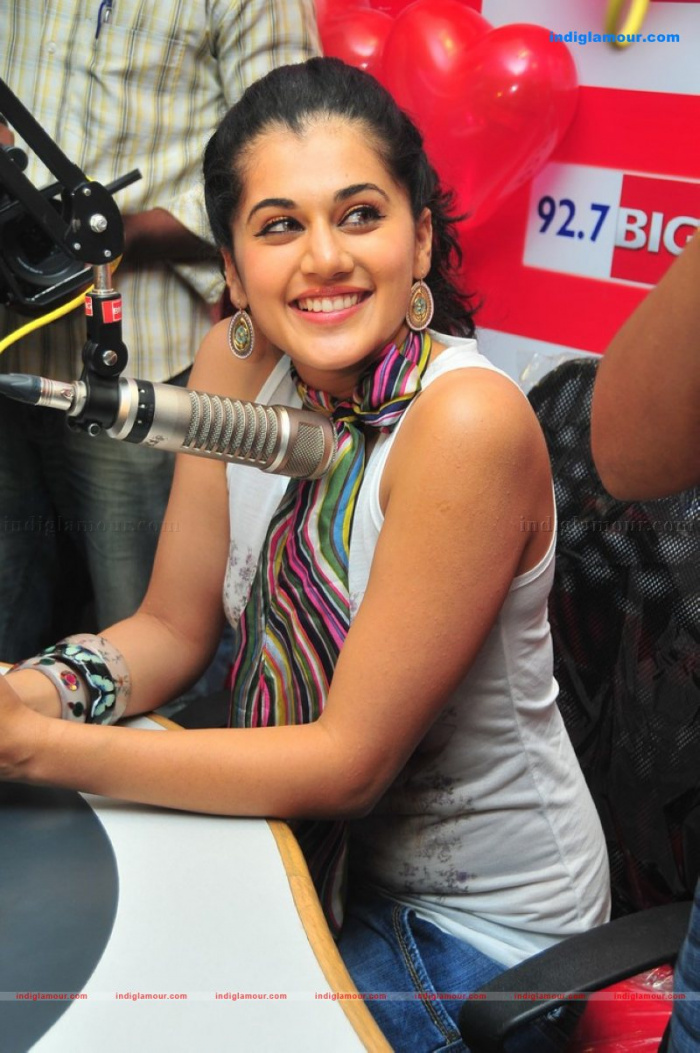Tapsee Actress hd photo
