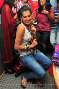 Tapsee Actress hd photo
