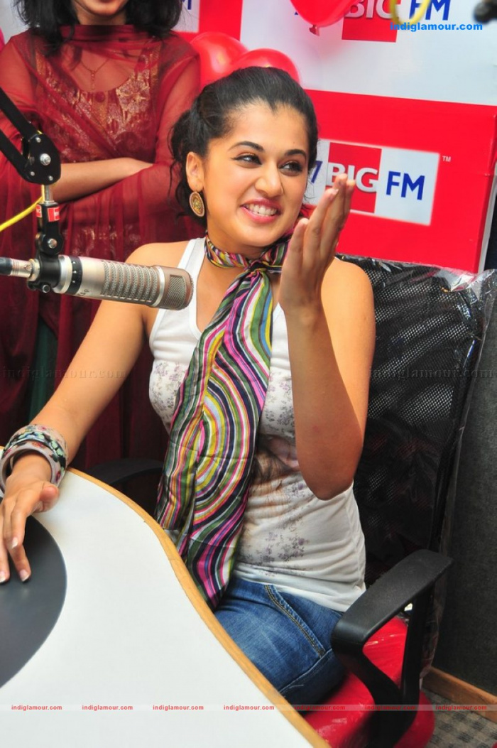 Tapsee Actress hd photo