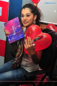 Tapsee Actress hd photo