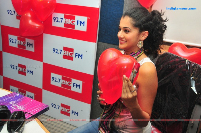 Tapsee Actress hd photo