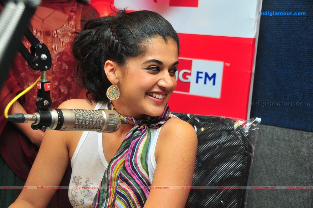 Tapsee Actress hd photo