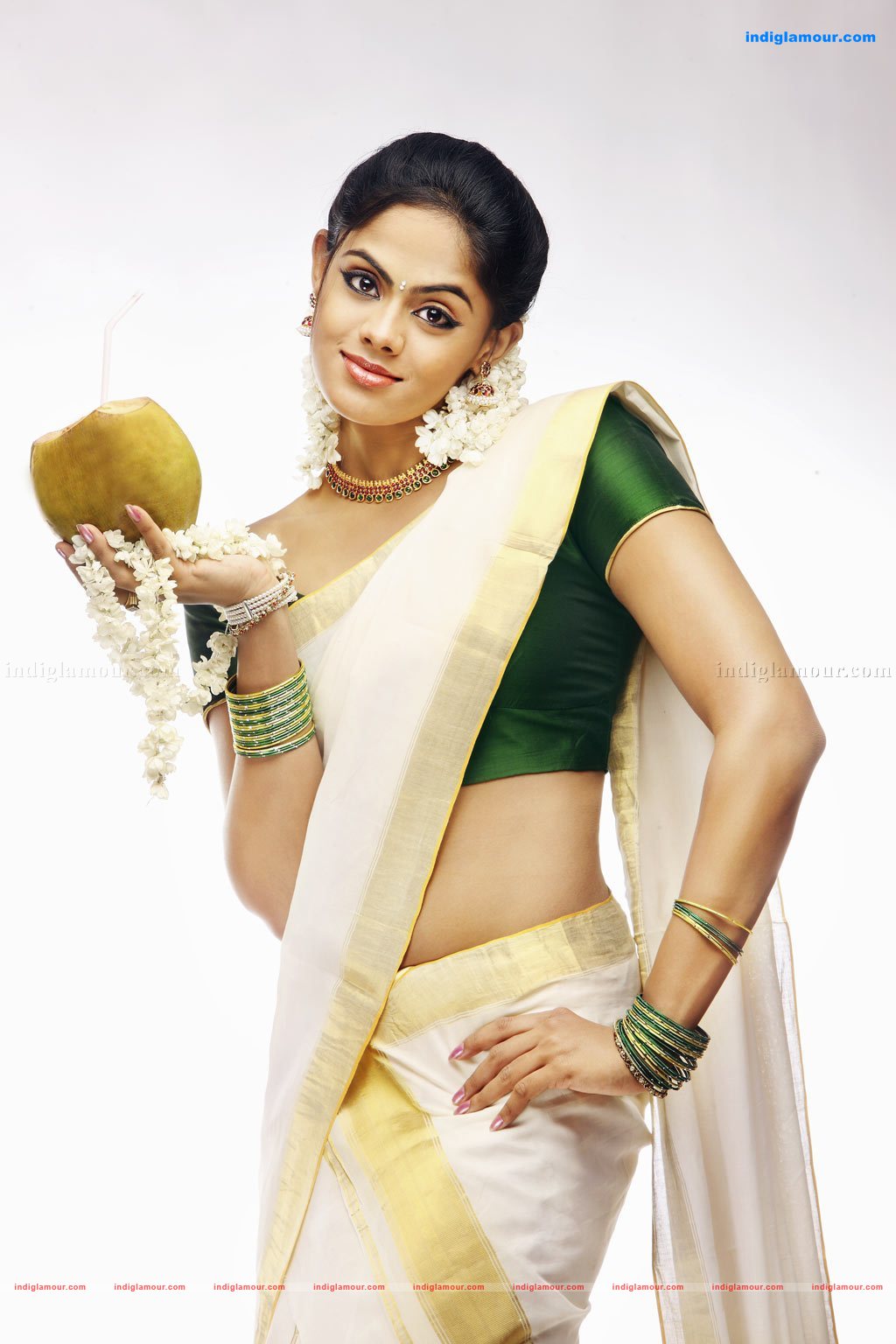 Karthika Nair  Actress hd photo