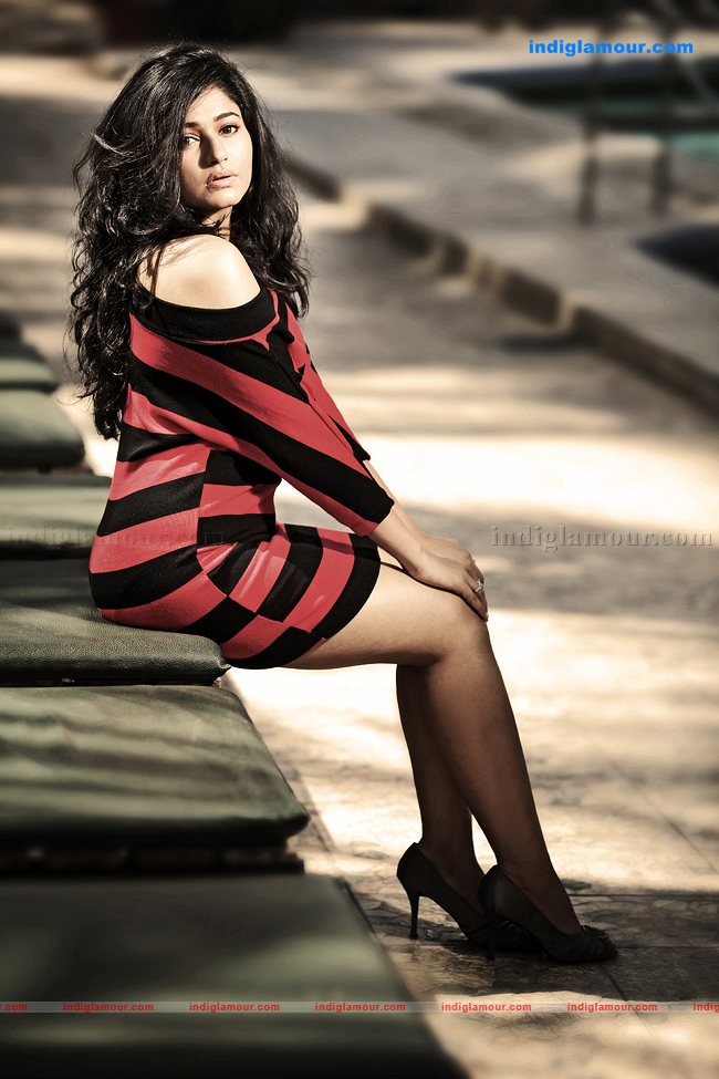 Poonam Bajwa Actress hd photo
