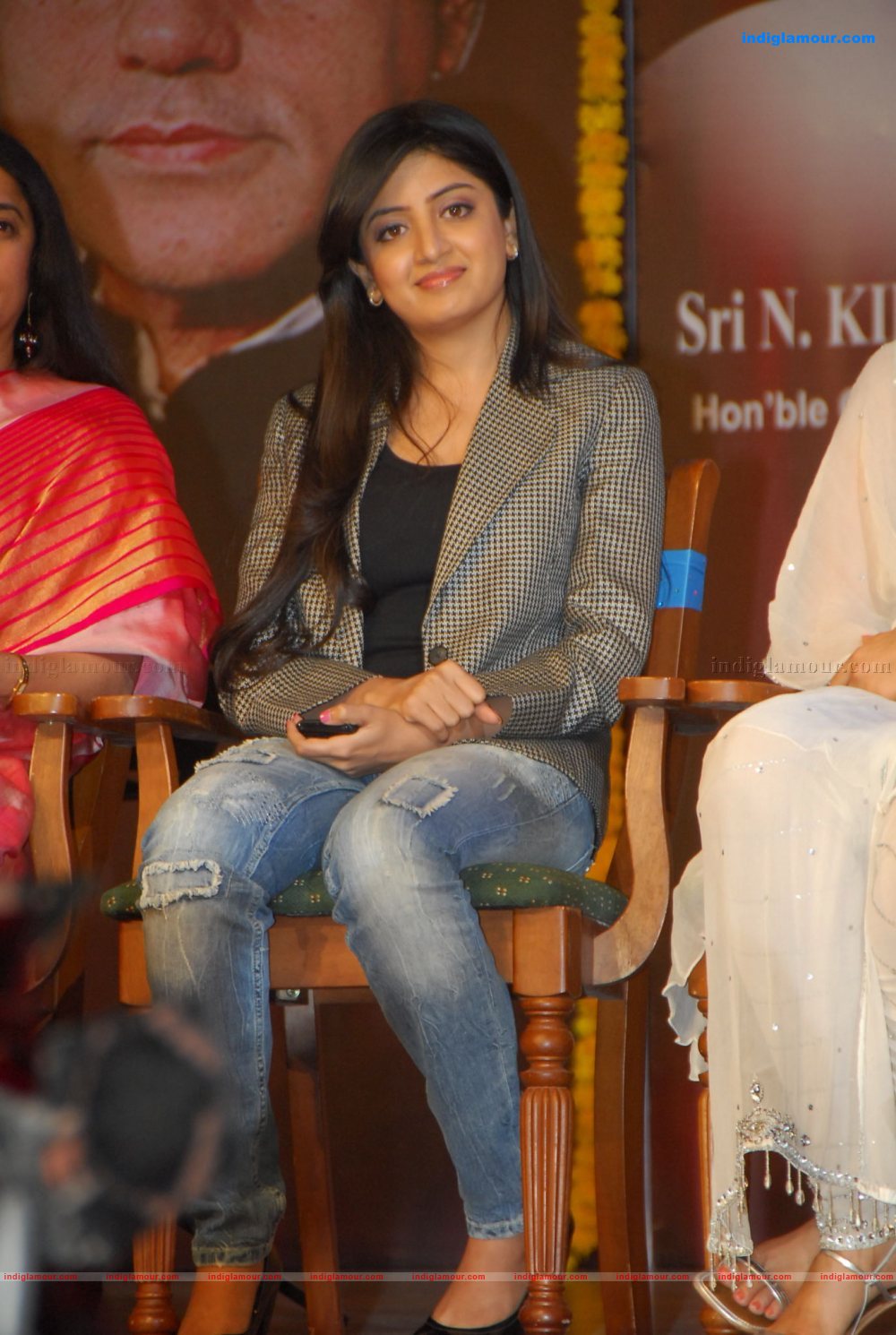 Poonam Kaur Actress hd photo