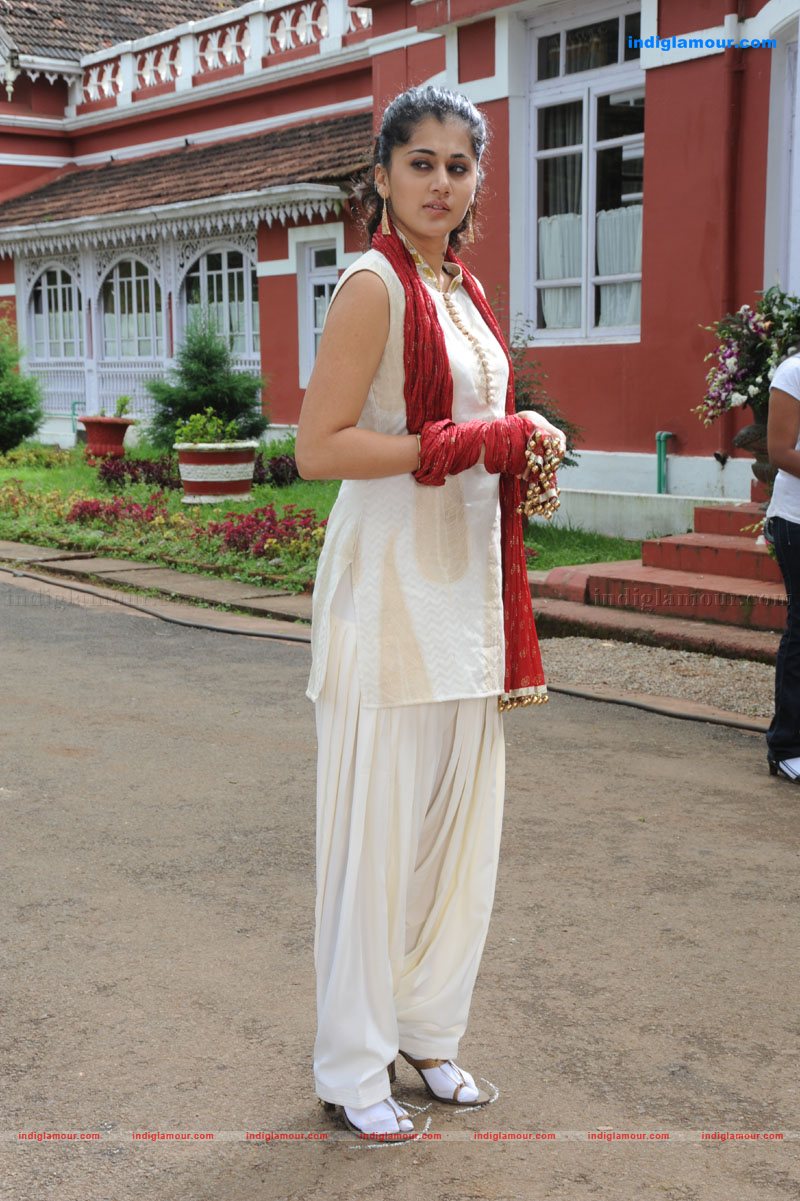 Tapasee Actress hd photo
