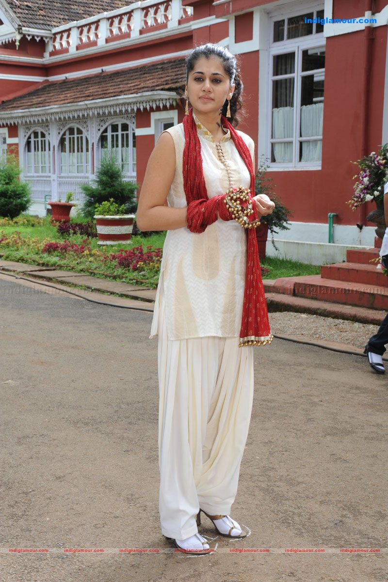 Tapasee Actress hd photo
