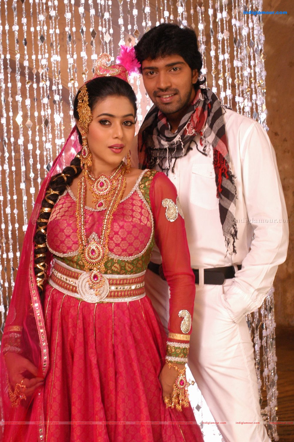 Poorna Actress hd photo